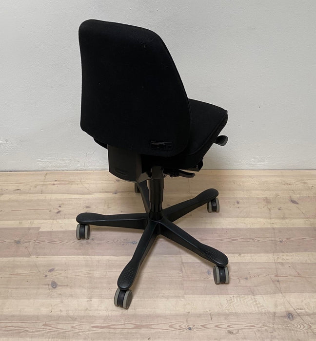 Nypolstret Kinnarps Freefloat kontorstol