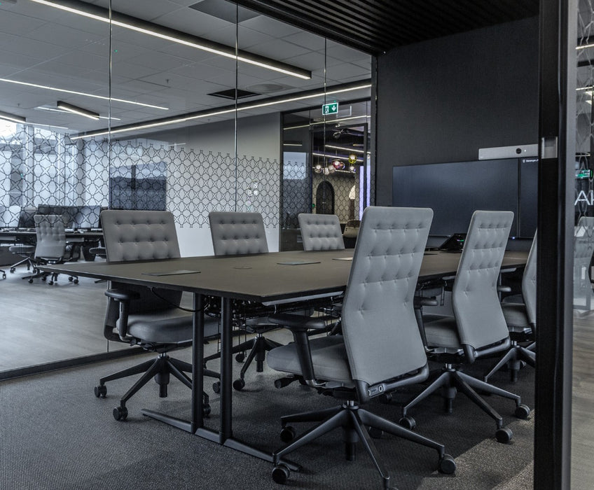 Fumac Switch Executive mødebord med rektangulær linoleum bordplade