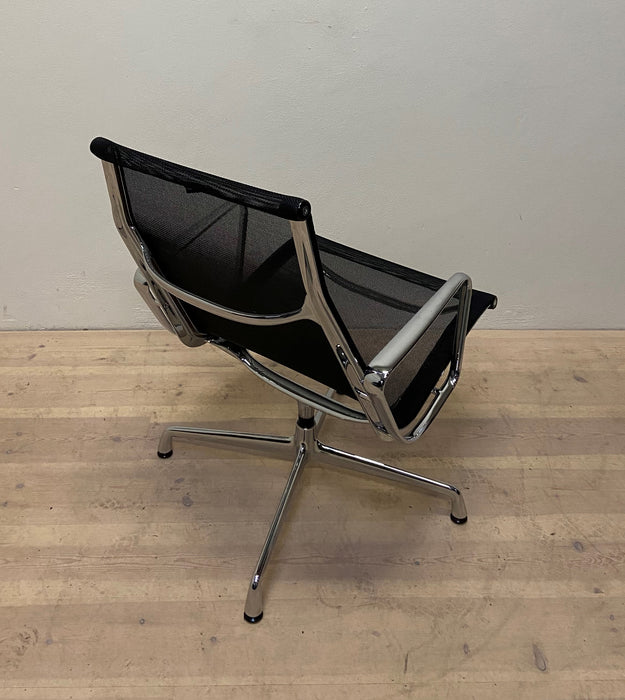 Eames EA116 Loungestol