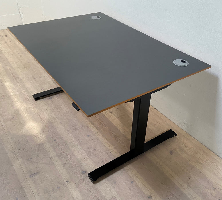 NYT Linak hæve/sænkebord med brugt Montana bordplade