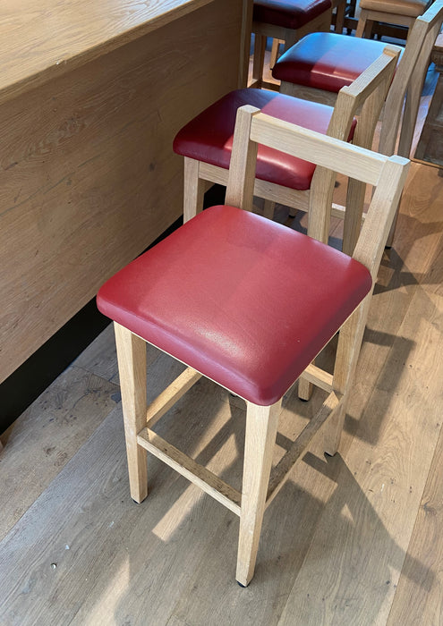 Håndlavet højbord i egetræ inkl. 14 stk. Barstole.