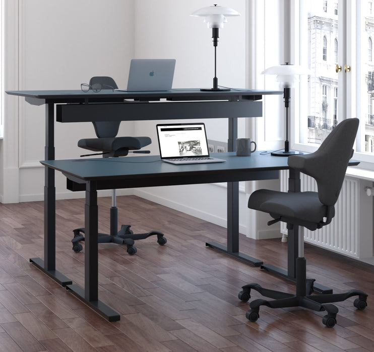 NYT Linak hæve/sænkebord med linoleum bordplade - Specialfarve