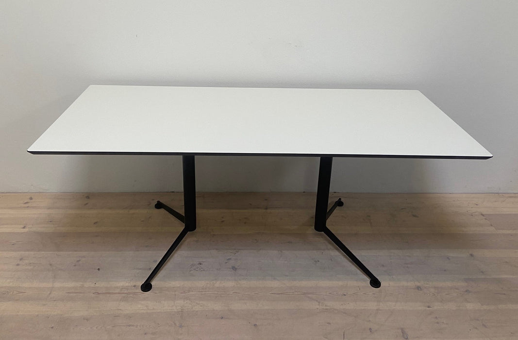 Paustian Spinal konferencebord med NY bordplade