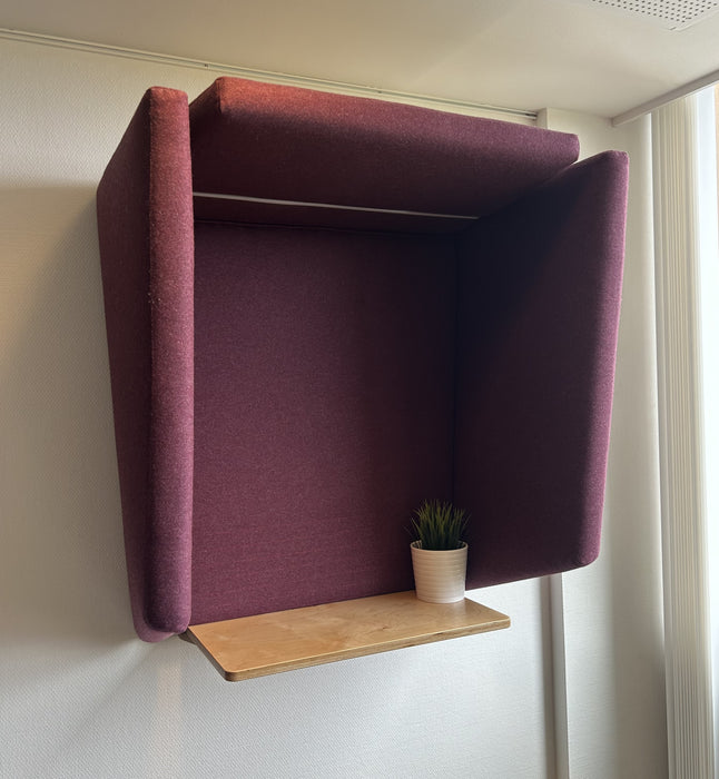 Væghængt telefonboks