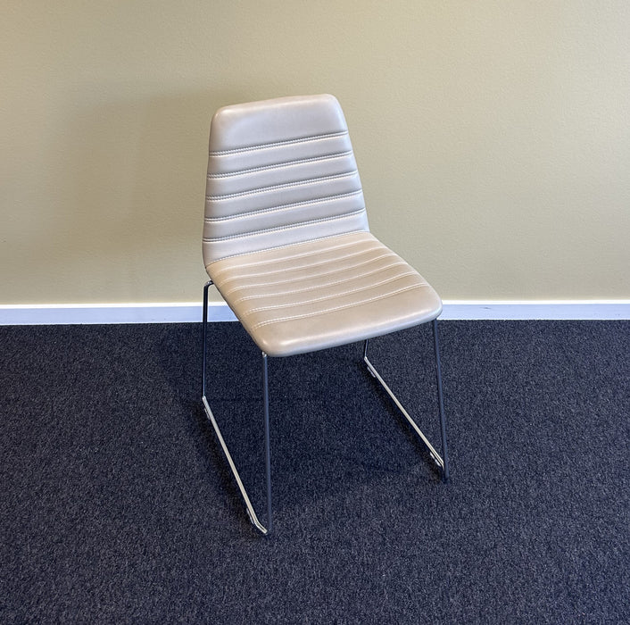 Paustian Spinal 44 Konferencestol