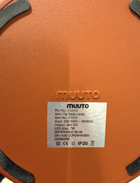Muuto Tip Bordlampe