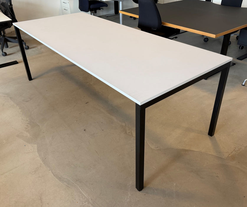 Holmris Quadro Kantinebord