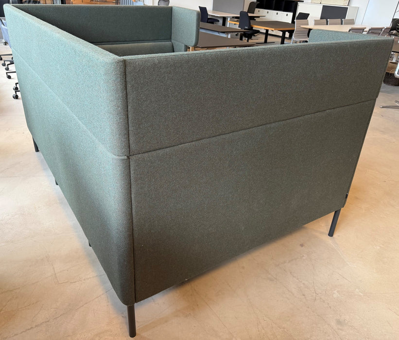 Four Design FourUs Booth Sofa