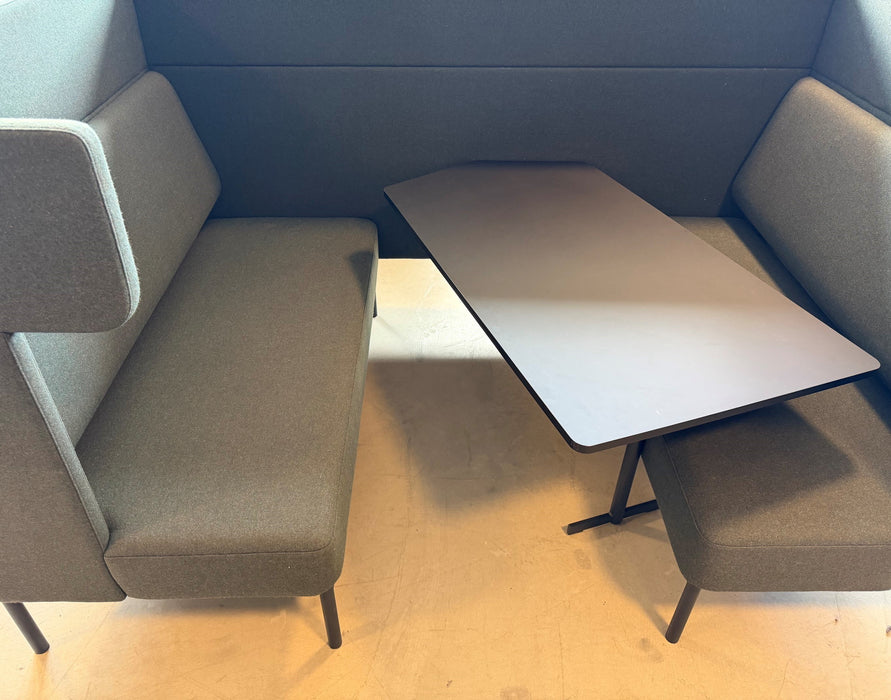 Four Design FourUs Booth Sofa