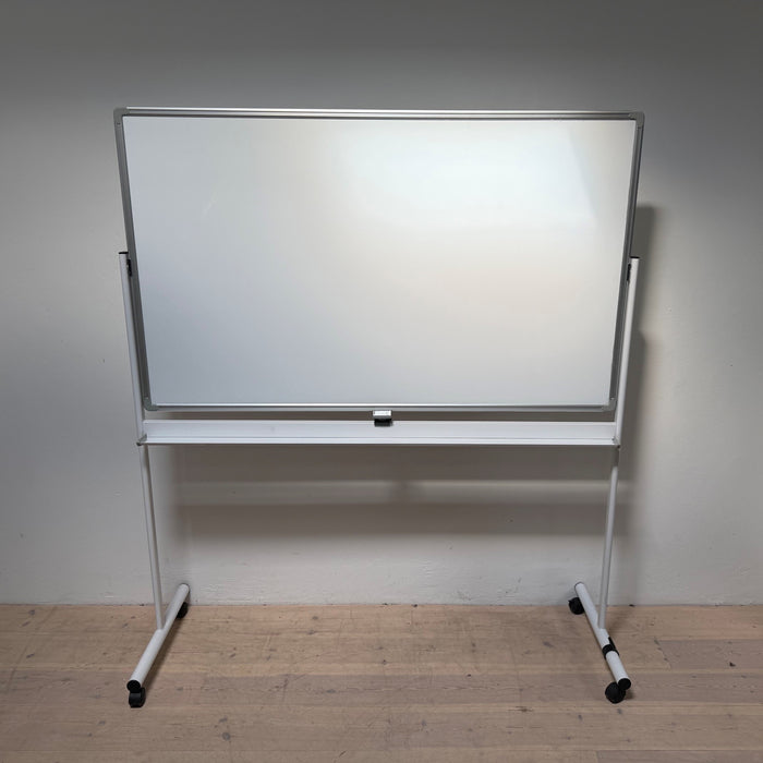 Dobbeltsidet whiteboard på hjul
