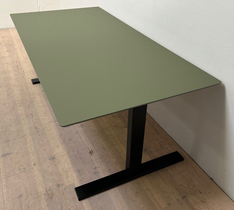 Holmris Q20 Hæve sænkebord med NY linoleum bordplade