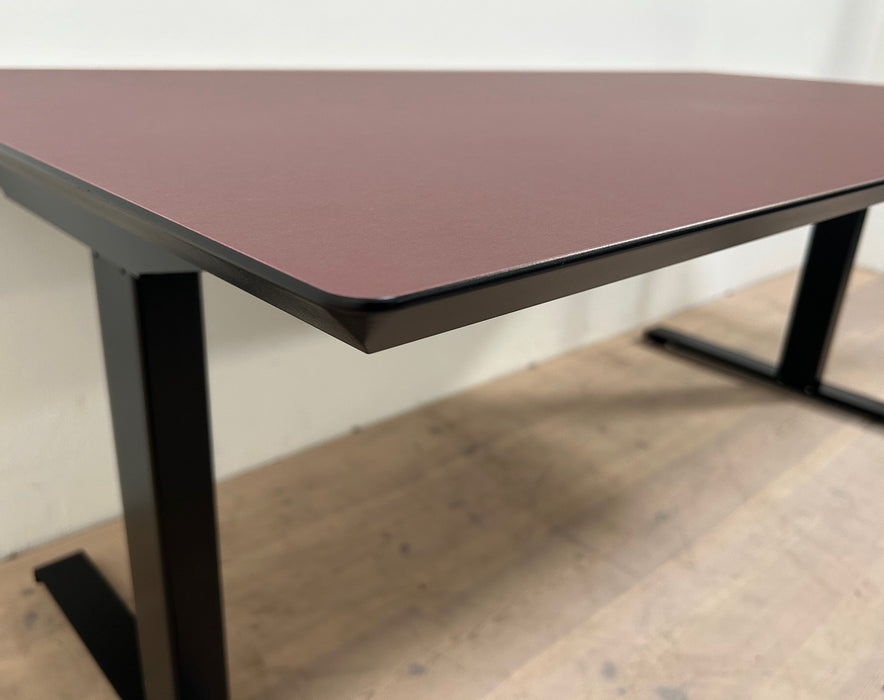 Holmris Q20 Hæve sænkebord med NY linoleum bordplade