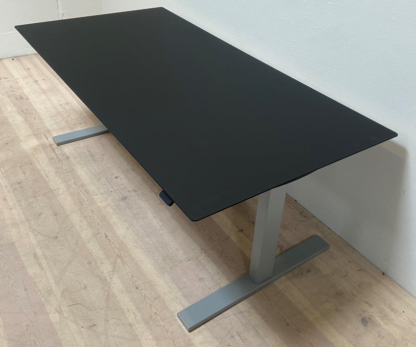 Holmris Q20 Hæve sænkebord med NY linoleum bordplade
