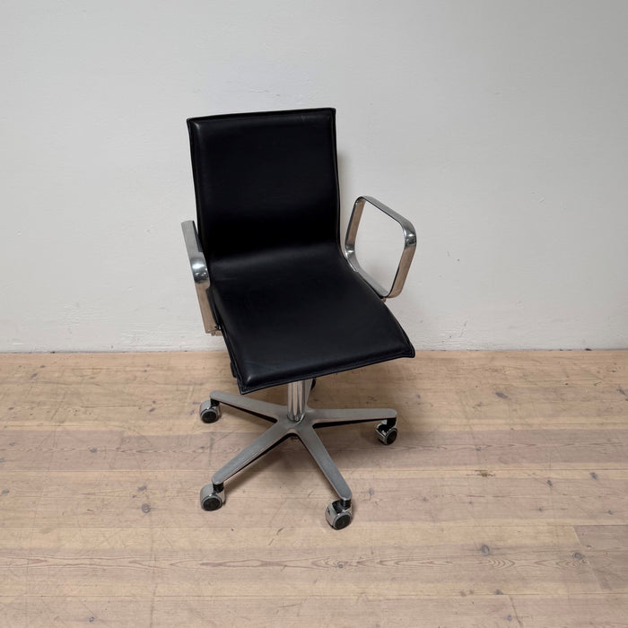 Magnus Olesen Butterfly Swivel High Konferencestol