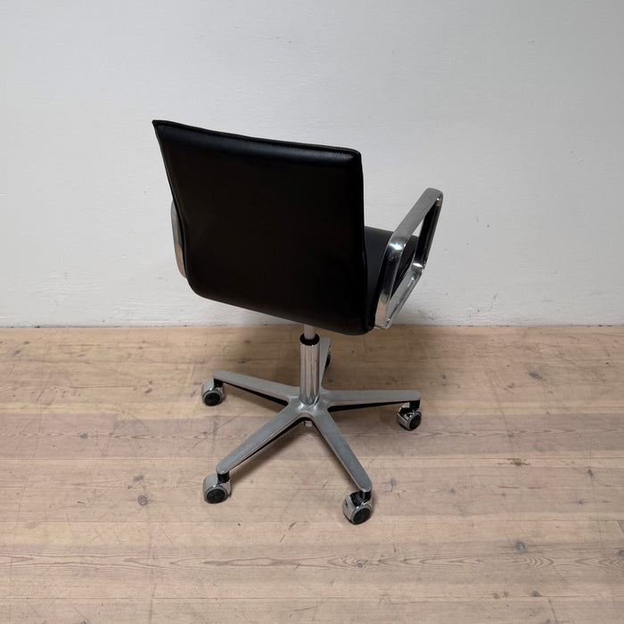 Magnus Olesen Butterfly Swivel High Konferencestol